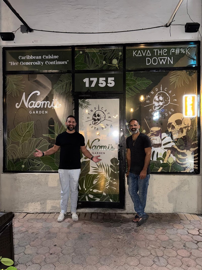 Naomi's Garden Restaurant & Lounge